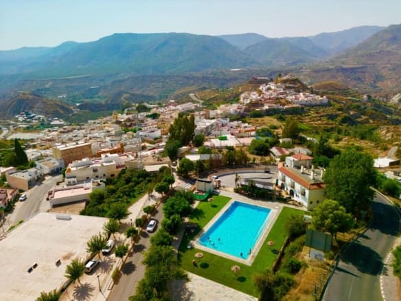 Spacious village house with private garage and rooftop terrace in Canjáyar Almería