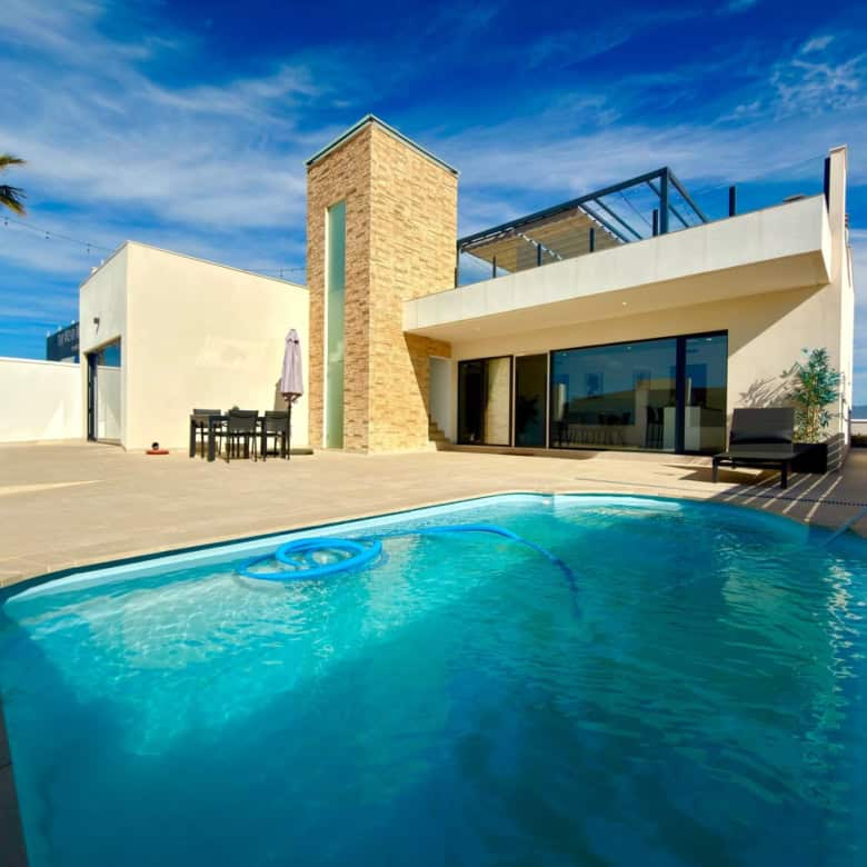 Modern villa with private pool and rooftop solarium in La Pinilla Murcia