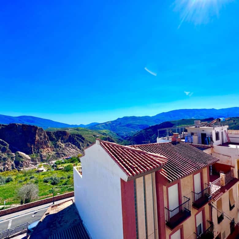 3 bedroom apartment in Lanjarón with terrace