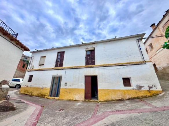 Large village house with orchard in Ugijar Alpujarra Granada