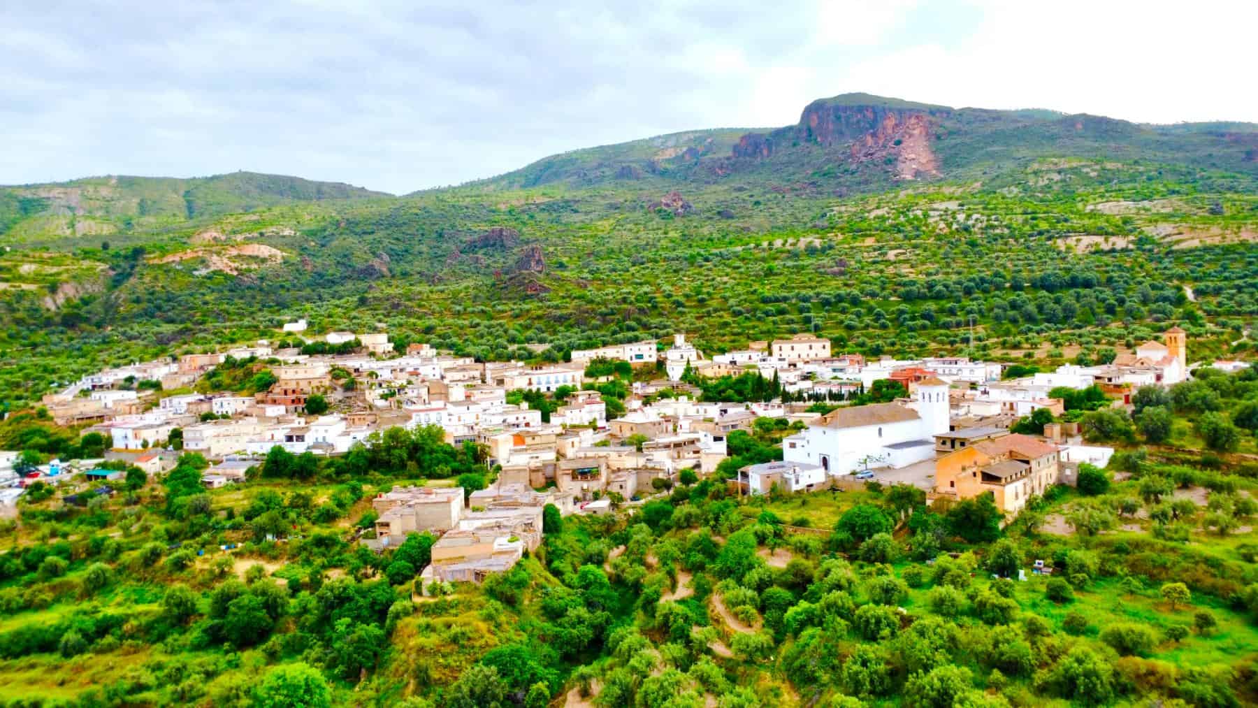 6 Bedroom Village House with Land in Ugijar (2) 6 Bedroom Village House with Land in Ugijar (2)