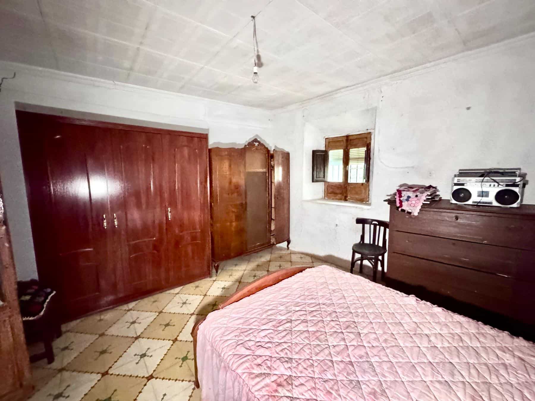 6 Bedroom Village House with Land in Ugijar (45) 6 Bedroom Village House with Land in Ugijar (45)