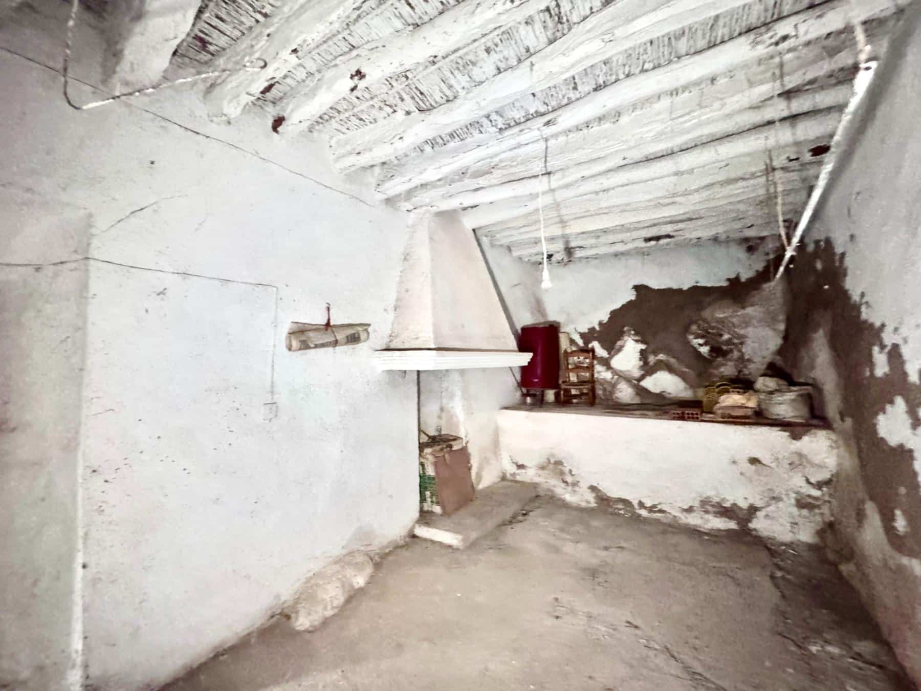 6 Bedroom Village House with Land in Ugijar (65) 6 Bedroom Village House with Land in Ugijar (65)