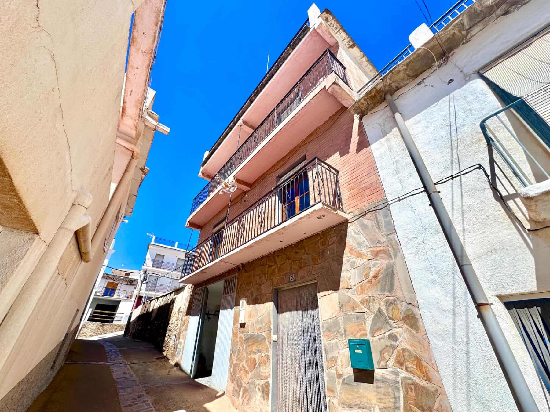 Laroles Granada 6 Bedroom House with Terrace (5) Laroles Granada 6 Bedroom House with Terrace (5)