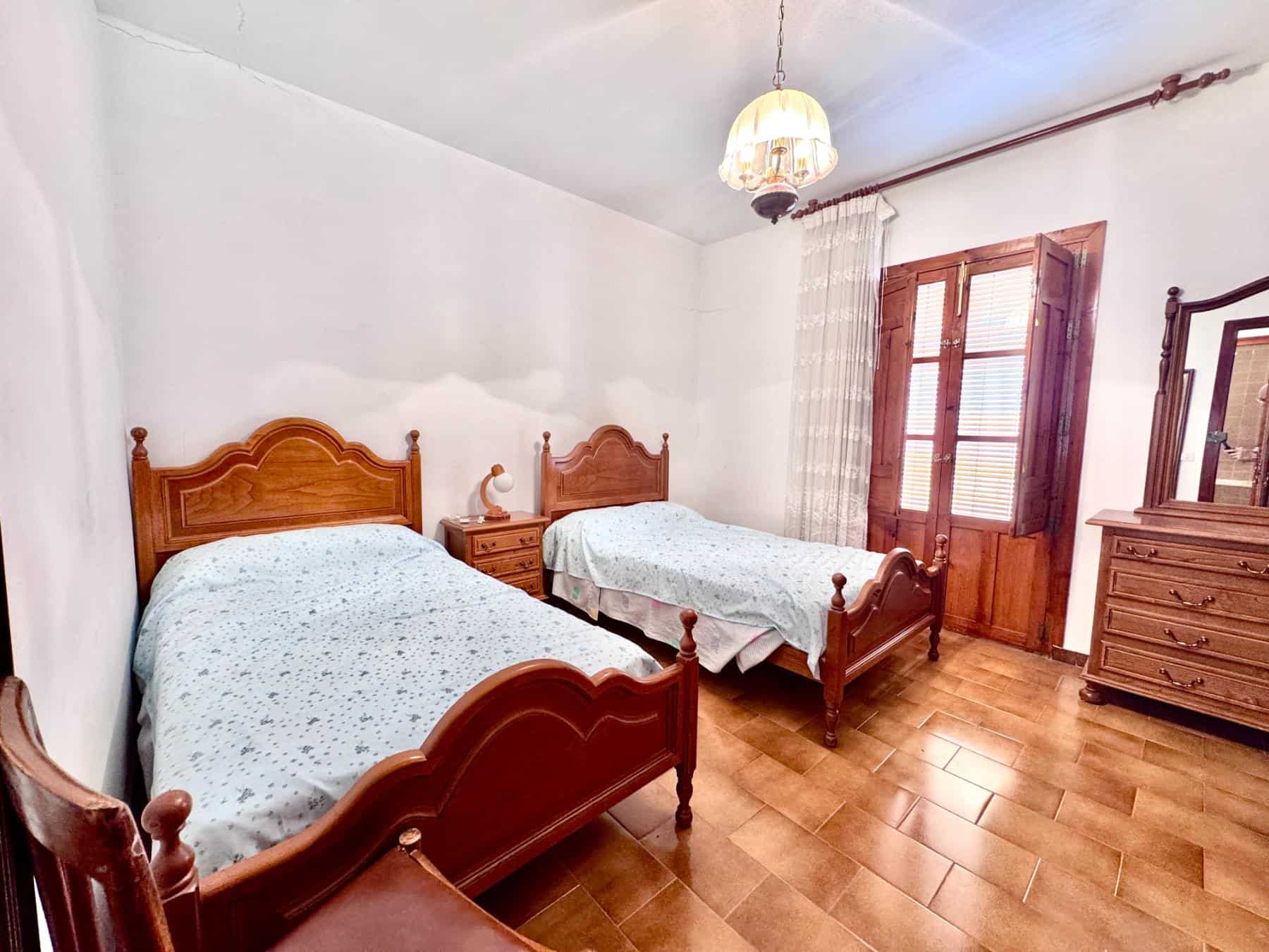 Laroles Granada 6 Bedroom House with Terrace (65) Laroles Granada 6 Bedroom House with Terrace (65)