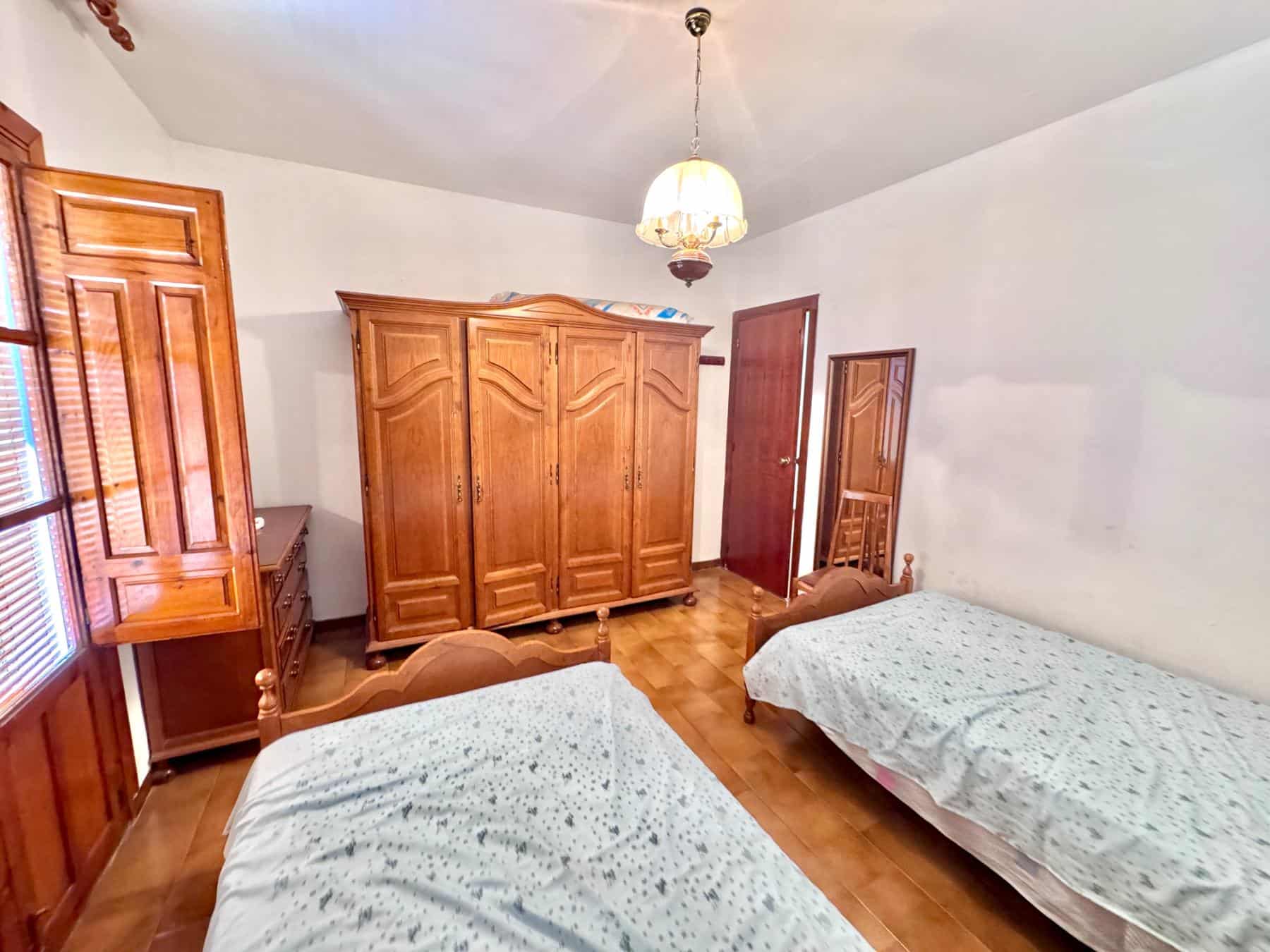 Laroles Granada 6 Bedroom House with Terrace (70) Laroles Granada 6 Bedroom House with Terrace (70)