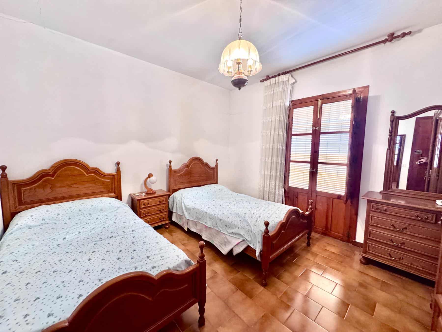 Laroles Granada 6 Bedroom House with Terrace (71) Laroles Granada 6 Bedroom House with Terrace (71)