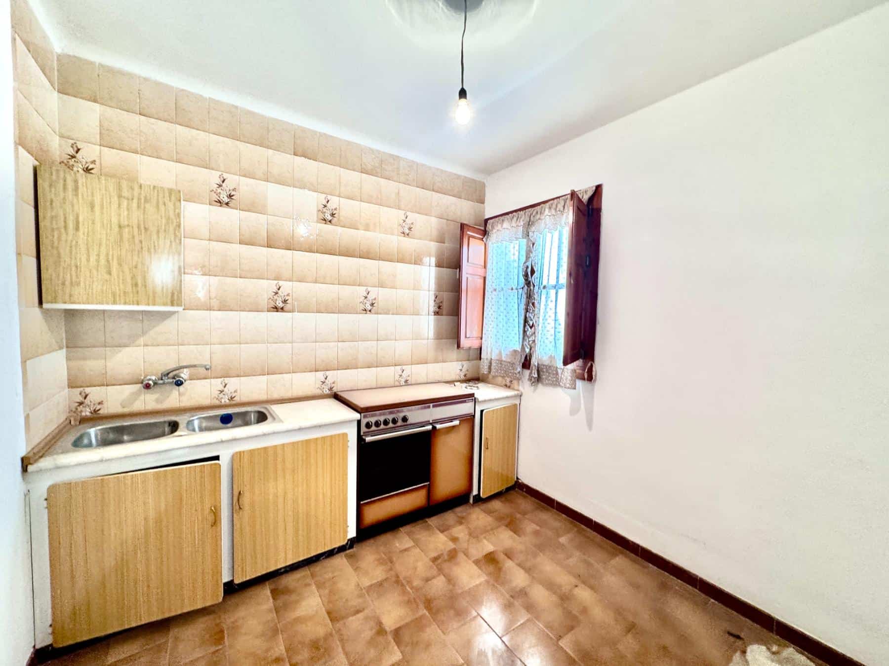 Laroles Granada 6 Bedroom House with Terrace (77) Laroles Granada 6 Bedroom House with Terrace (77)