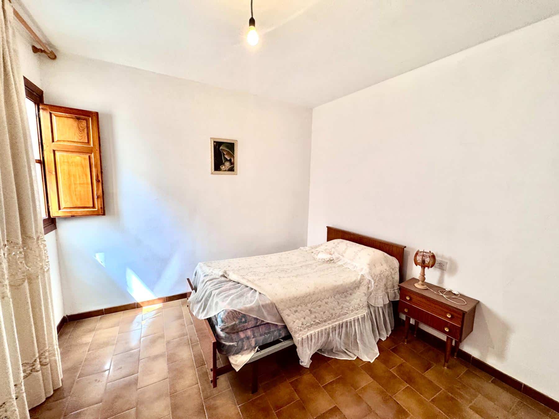 Laroles Granada 6 Bedroom House with Terrace (84) Laroles Granada 6 Bedroom House with Terrace (84)