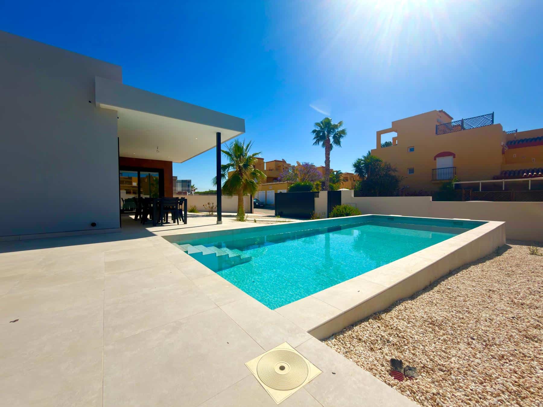 Modern Villa with Pool for Sale in Los Gallardos (10) Modern Villa with Pool for Sale in Los Gallardos (10)