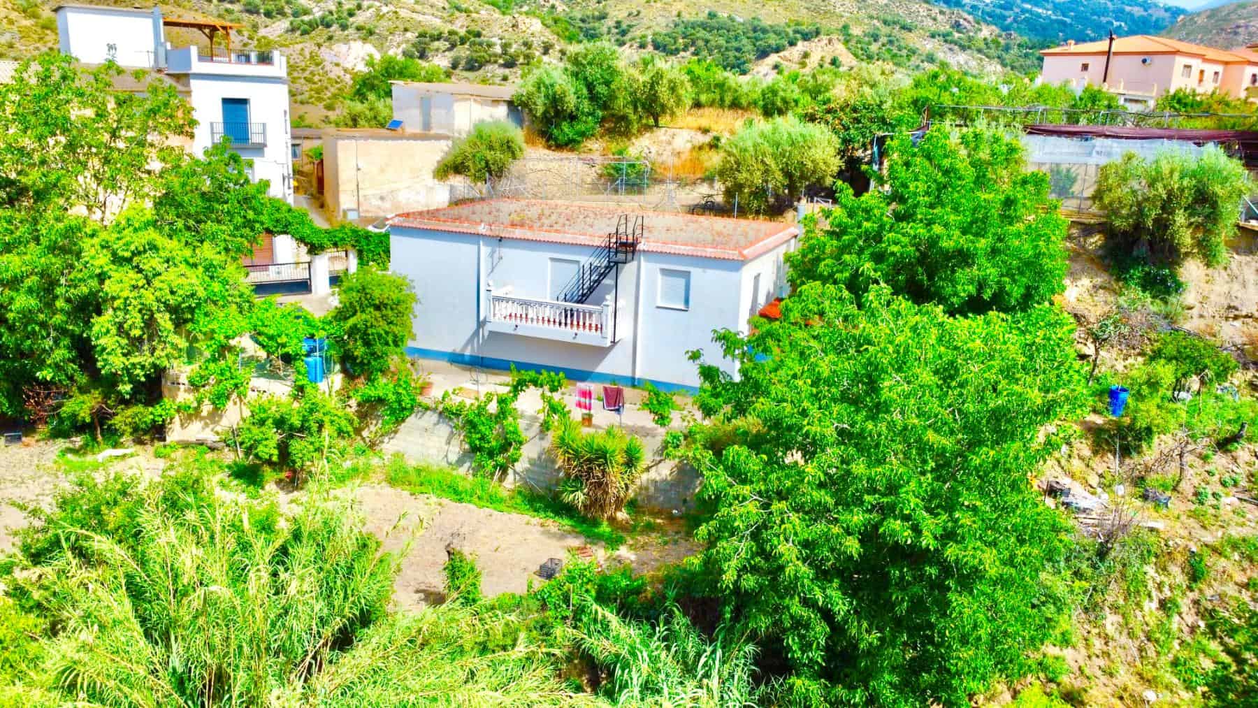 Villa for Sale in Cadiar with Large Plot (3) Villa for Sale in Cadiar with Large Plot (3)