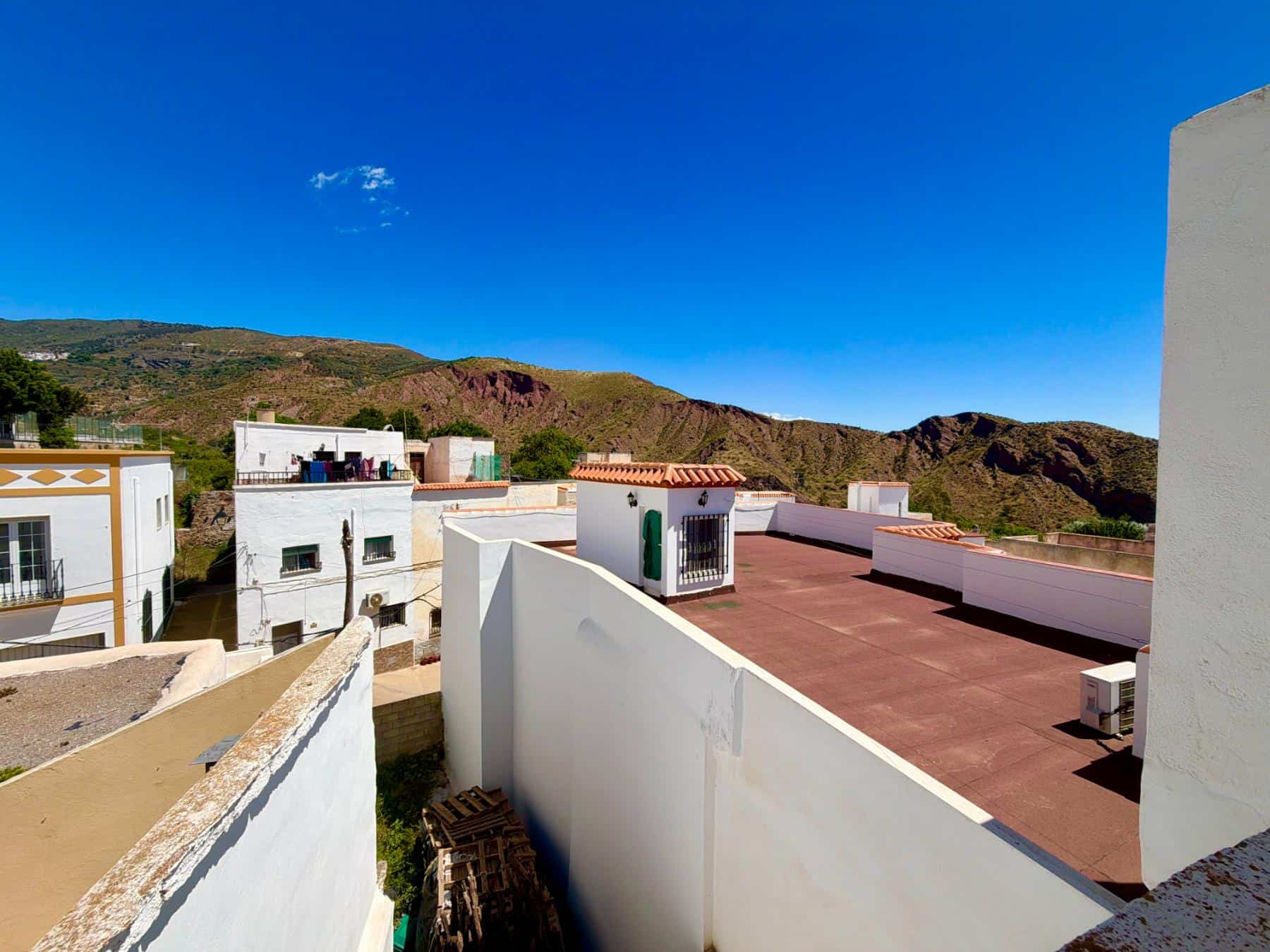 Village House for Sale in Canjáyar with Garage and Terrace (60) Village House for Sale in Canjáyar with Garage and Terrace (60)