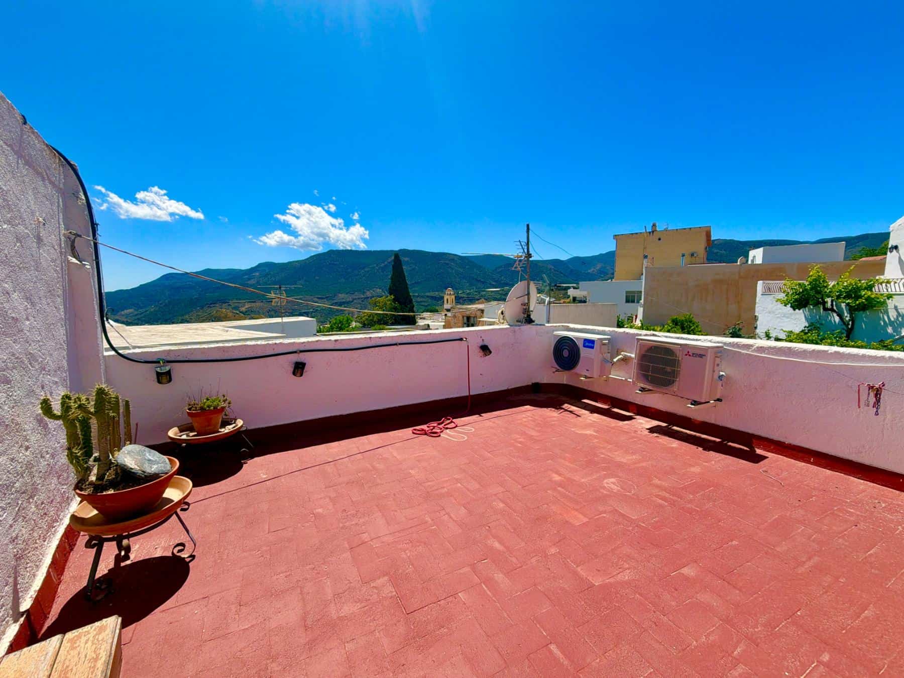 Village House for Sale in Canjáyar with Garage and Terrace (75) Village House for Sale in Canjáyar with Garage and Terrace (75)