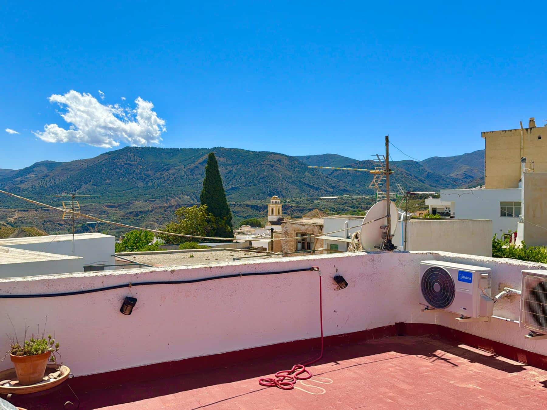 Village House for Sale in Canjáyar with Garage and Terrace (83) Village House for Sale in Canjáyar with Garage and Terrace (83)