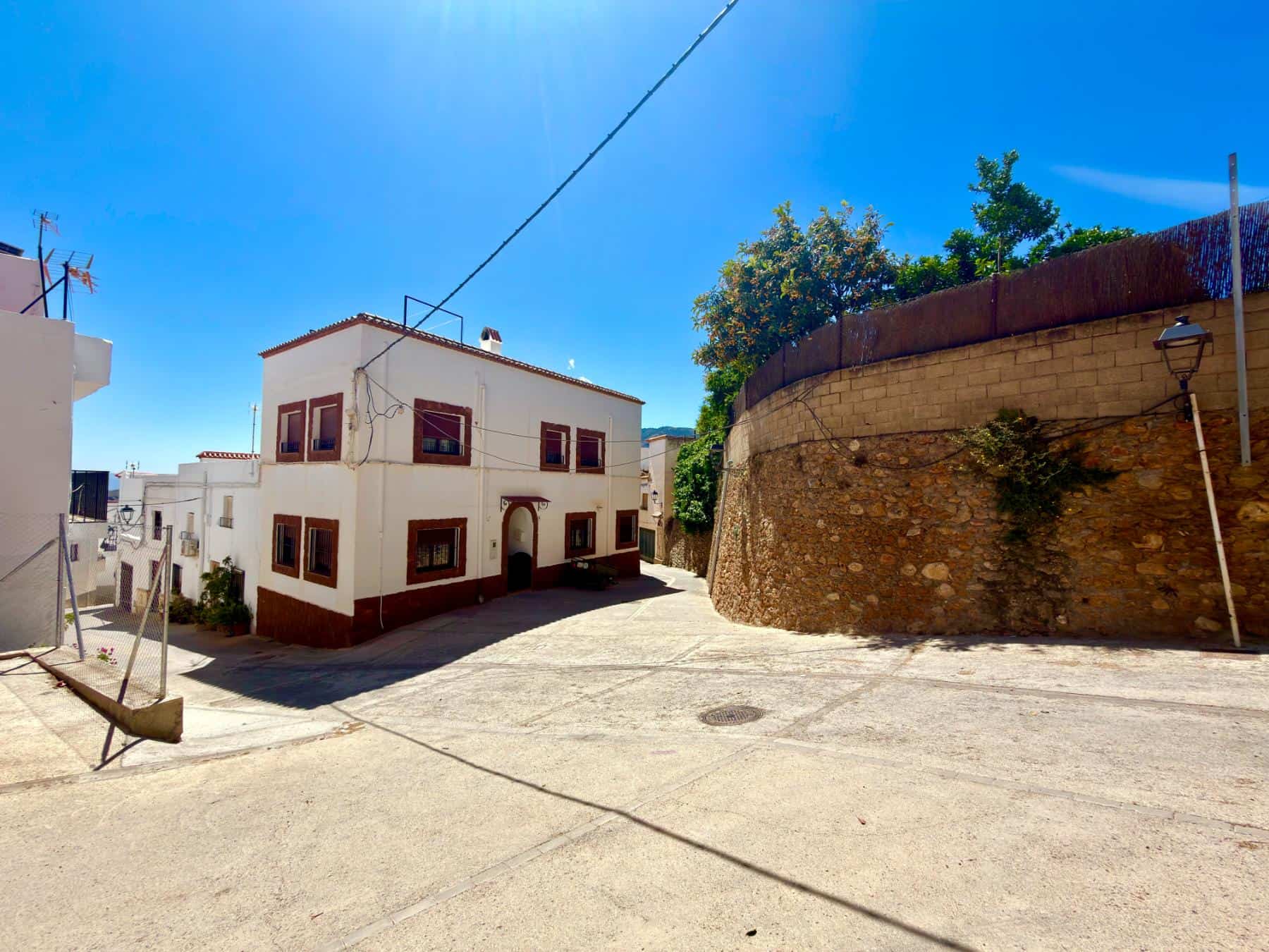 Village House for Sale in Canjáyar with Garage and Terrace (88) Village House for Sale in Canjáyar with Garage and Terrace (88)
